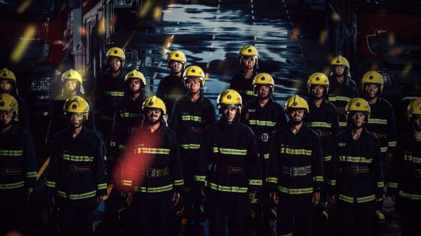 新疆克拉玛依消防队拍炫酷海报堪比大片