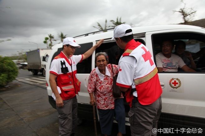中国红十字会救援人员在菲律宾出现湿疹状况