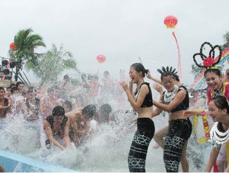 保亭取消2014年海南七仙温泉嬉水节 已连续举办14届_海南频道_凤凰网