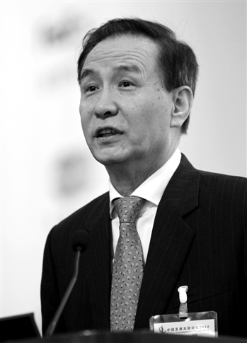 21世纪经济报道马腾_视频 21世纪经济报道 主编刘洲伟致辞(3)