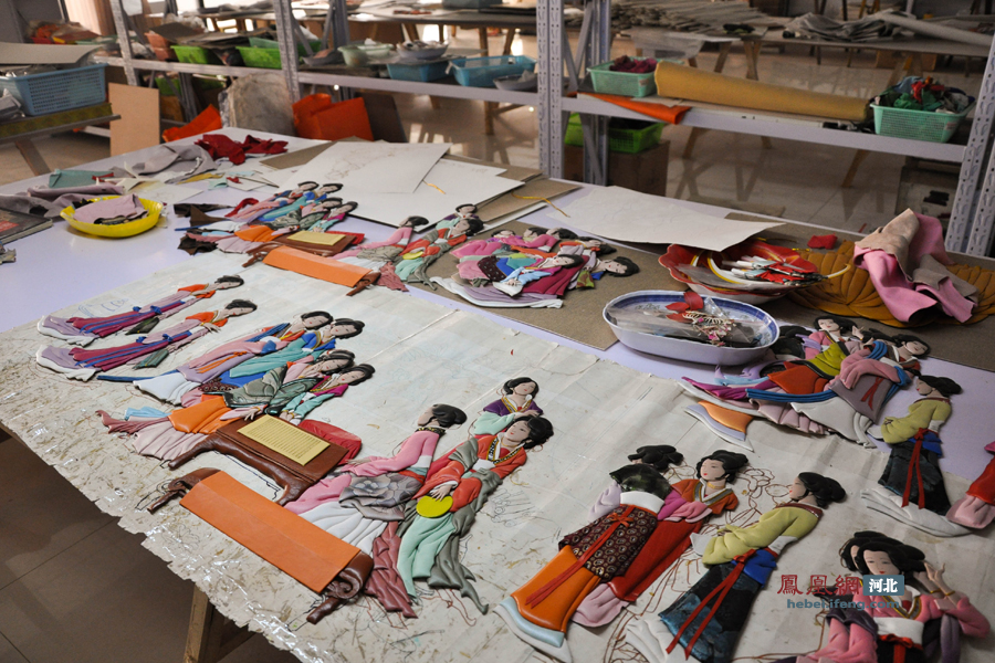 凤凰亲历河北民间艺术之美--皮贴画