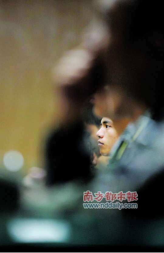 国防大学教授:美国靠三片打败中国 芯片薯片和