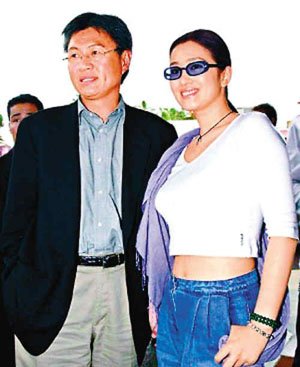 与富商黄和祥承认与巩俐已离婚三年:没有财产纠葛