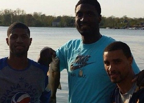 今日花边:保罗不许卖票给雷霆 乔治钓鱼回击不