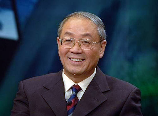 尹卓:中国不是弱国 不同意军力排不进前五之说