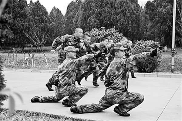 辽宁舰黄<em>马甲</em>指挥<em>官</em>:航母style表达中国梦_军