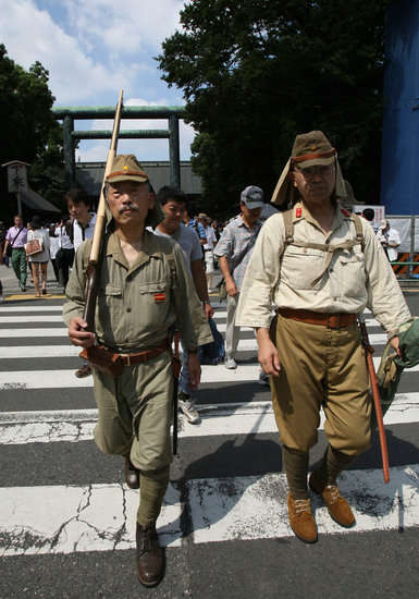 资料图:参拜靖国神社的日本老兵.