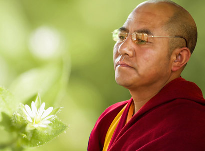 索达吉堪布:运用佛教的智慧 于生活中对治贪嗔