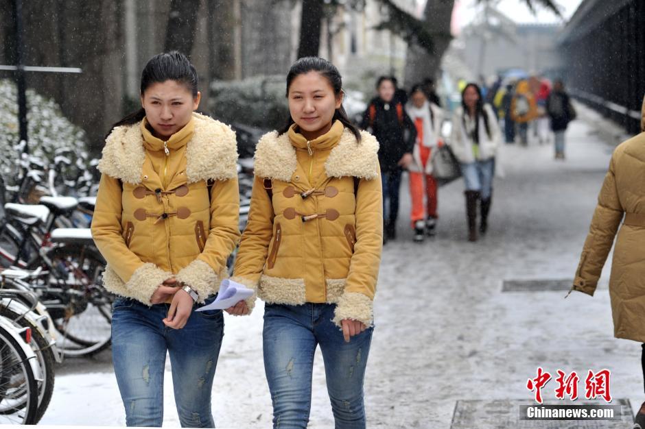 中央戏剧学院艺考在京初试 帅