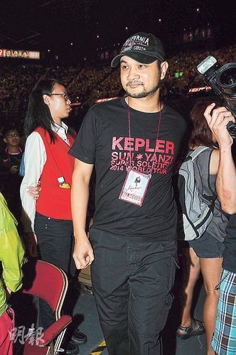 孙燕姿开唱老公爱相随低调现身仍被围观（图）