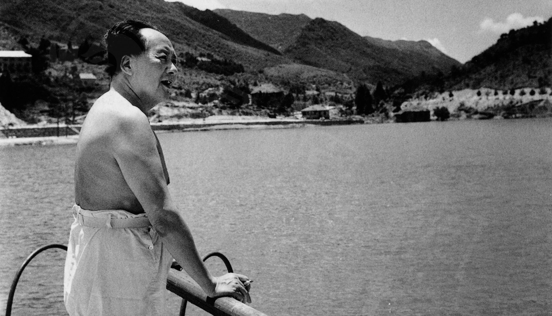 1961年毛泽东在庐山人工湖