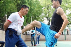 月入几万的“挨打专业户”