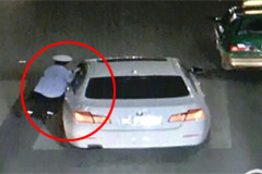 交警夜查宝马被拖行2公里