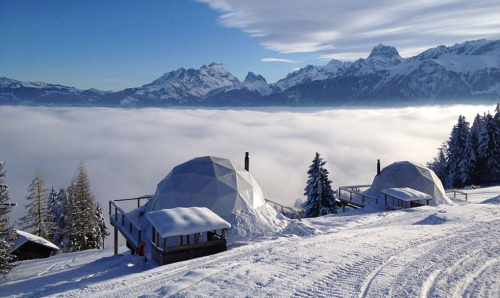 阿尔卑斯山海拔1400米冰屋度假区