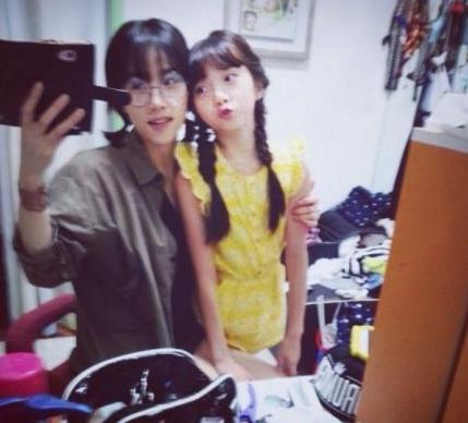 逆天美颜:韩国的00年童星<em>金赛纶</em>母女宛如胞胎