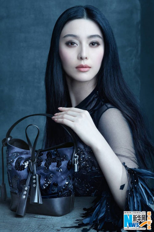 范冰冰为奢侈品代言 暗色纱裙展<em>淑女本色</em>_陕西