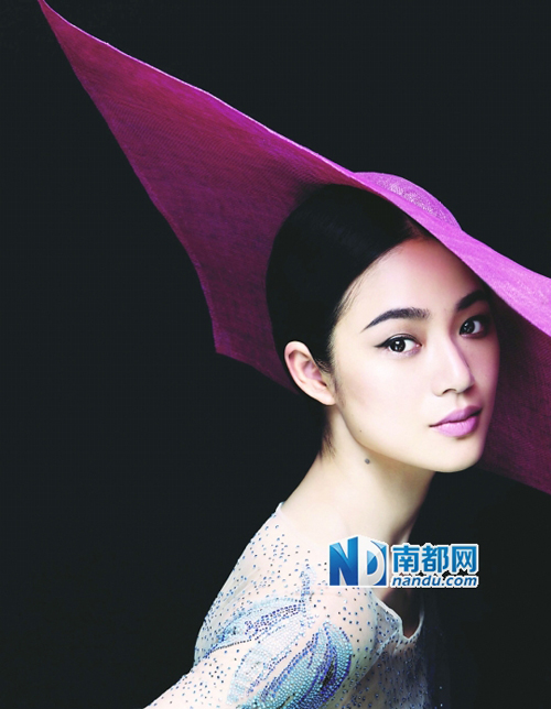 周韵上法国时尚杂志《费加罗F igaro》封面