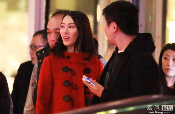 梁洛施夜会大老板于冬 面色<em>绯红</em>似<em>少女</em>_海南频