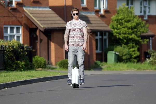 爱尔威智能电动车,绿色出行最佳代步工具