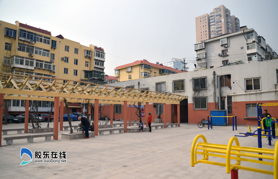 小区没有停车位,汽车停在胡同里一周没开,今上