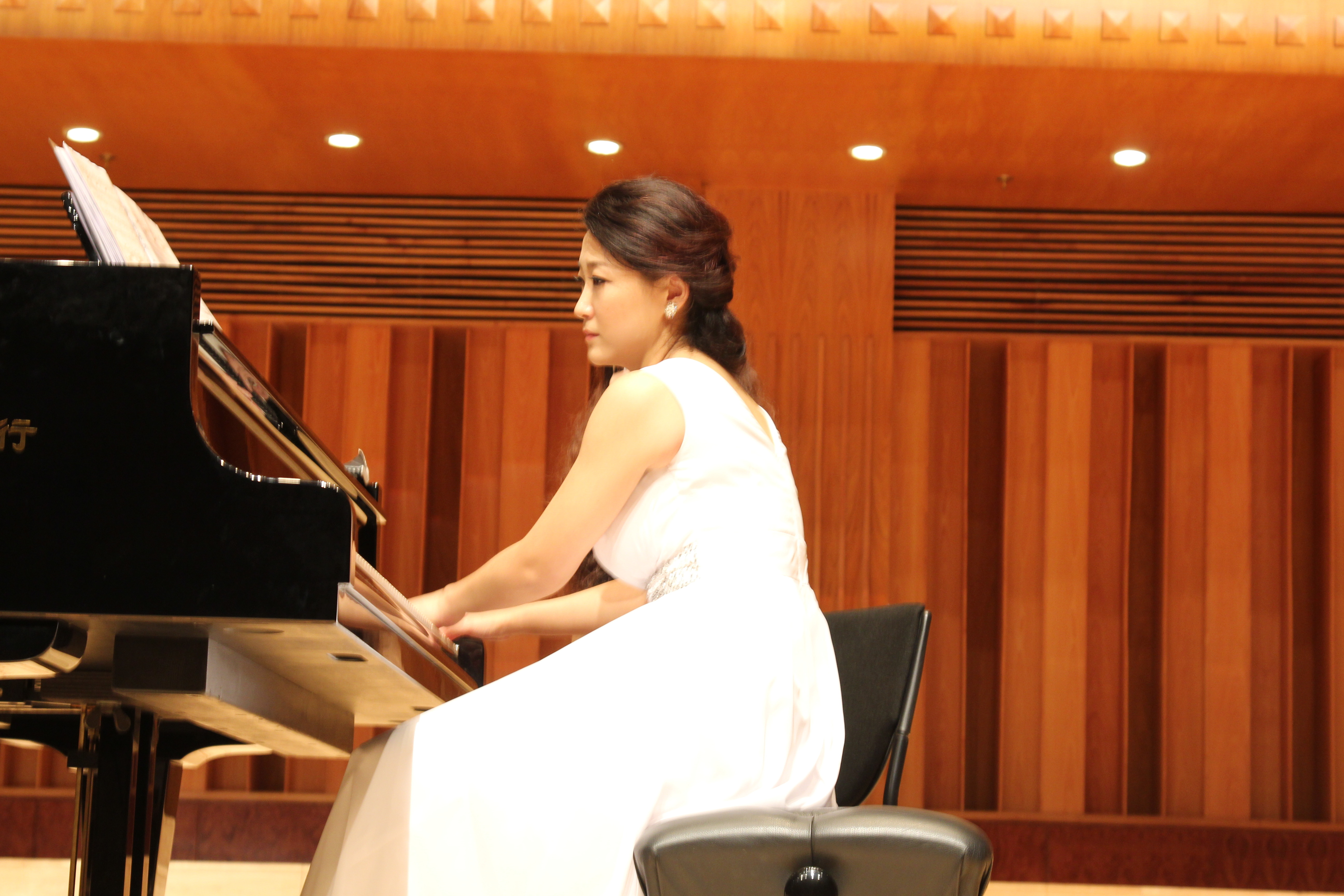 婷博士携手加拿大华裔演奏家朱昀奉献双钢琴音