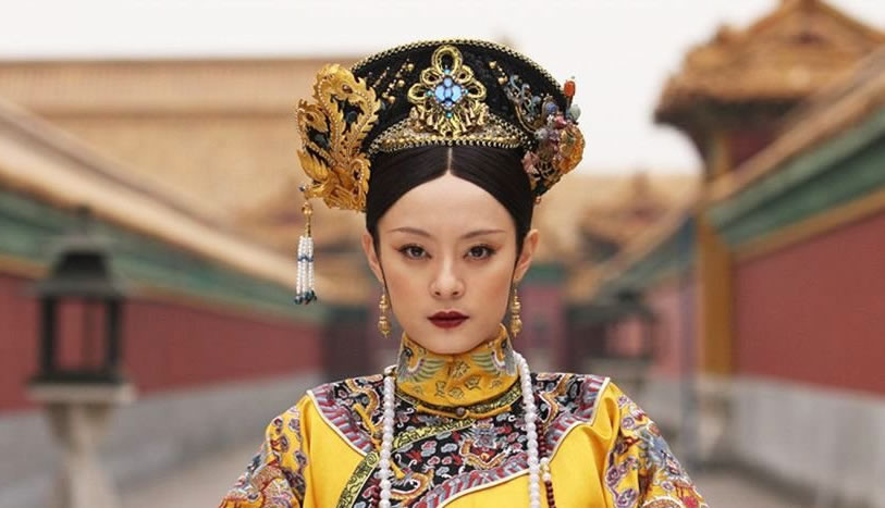 <em>清朝女子</em>的头饰发型--钿子_中国珠宝行业网