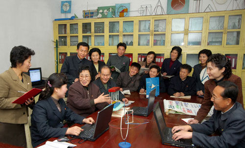 朝鲜4月1日开学实行12年制义务教育(图)|开学