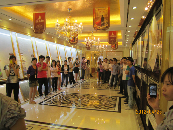设计师们品鉴冠珠微晶石展区