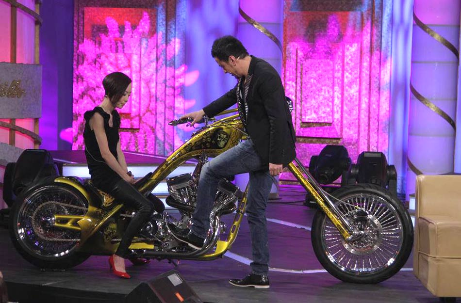 杨坤作客《鲁豫有约》