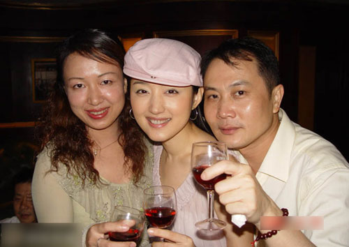 揭内地玉女之杨钰莹:被曝低谷时期曾想自杀(图)