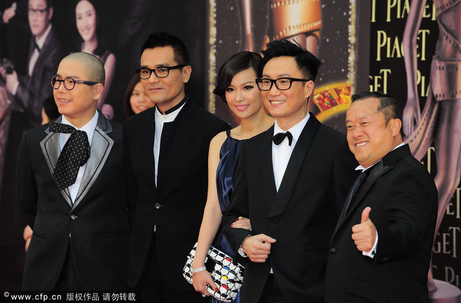 2013年4月13日，第32届香港电影金像奖举行，主持人将由曾志伟、林家栋、郑中基、林晓峰担任。图为众星走上红毯。