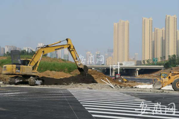 合肥云谷路下穿沪蓉高速工程屡屡延期 两年多