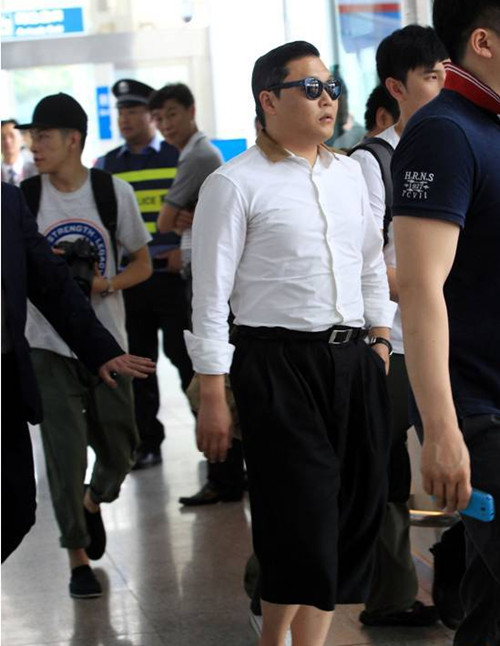 鸟叔PSY加盟《我的中国星》身材走样现身武汉