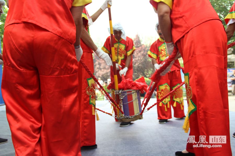 打夯号子是千百年来广泛流传于民间的一种劳动号子，它产生于劳动过程中，真实地反映劳动状况和劳动者的精神面貌。