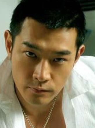 黄维德颈椎曾受重创恐瘫痪 劳累过度致肝脏长