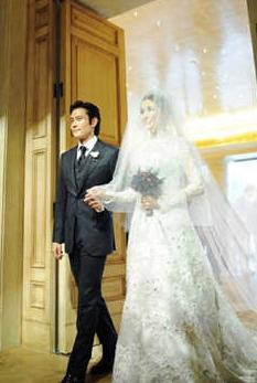 李秉宪妹妹李恩熙婚礼现场图曝光 上千宾客道