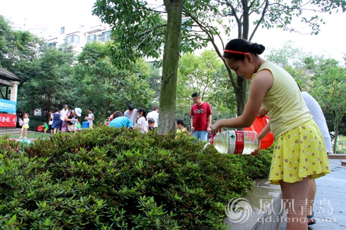 青岛乐活志愿者协会开展节水活动 引导居民一