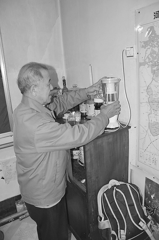 善行河北:丈夫照顾妻子8年喂饭用坏上千只注射