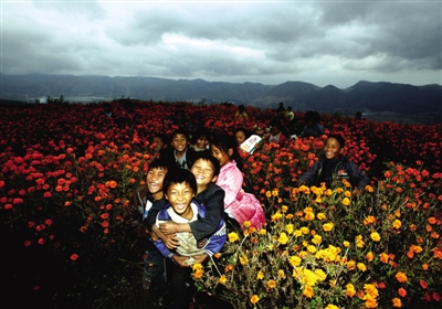 云南一村落全村为黑户 无法看病无法打工