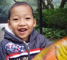 男童遭亲戚从9楼扔下
