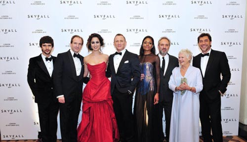 《007》英国首映礼王储查尔斯出现 主创可能来