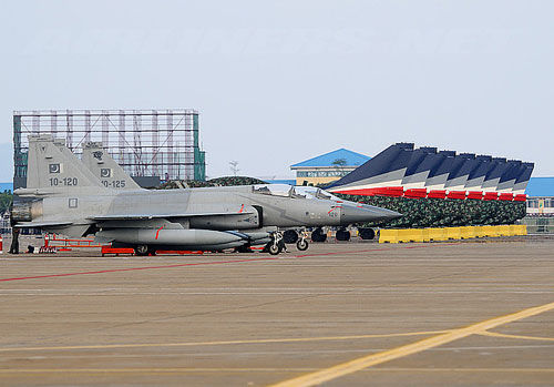 成飞连续5年收入达到百亿 战斗机出口创中国之