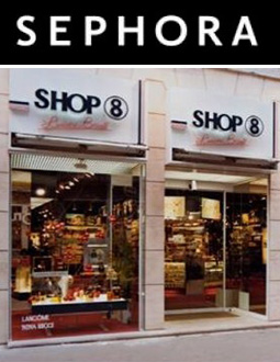 1994年，曼多诺把店铺命名为SEPHORA丝芙兰