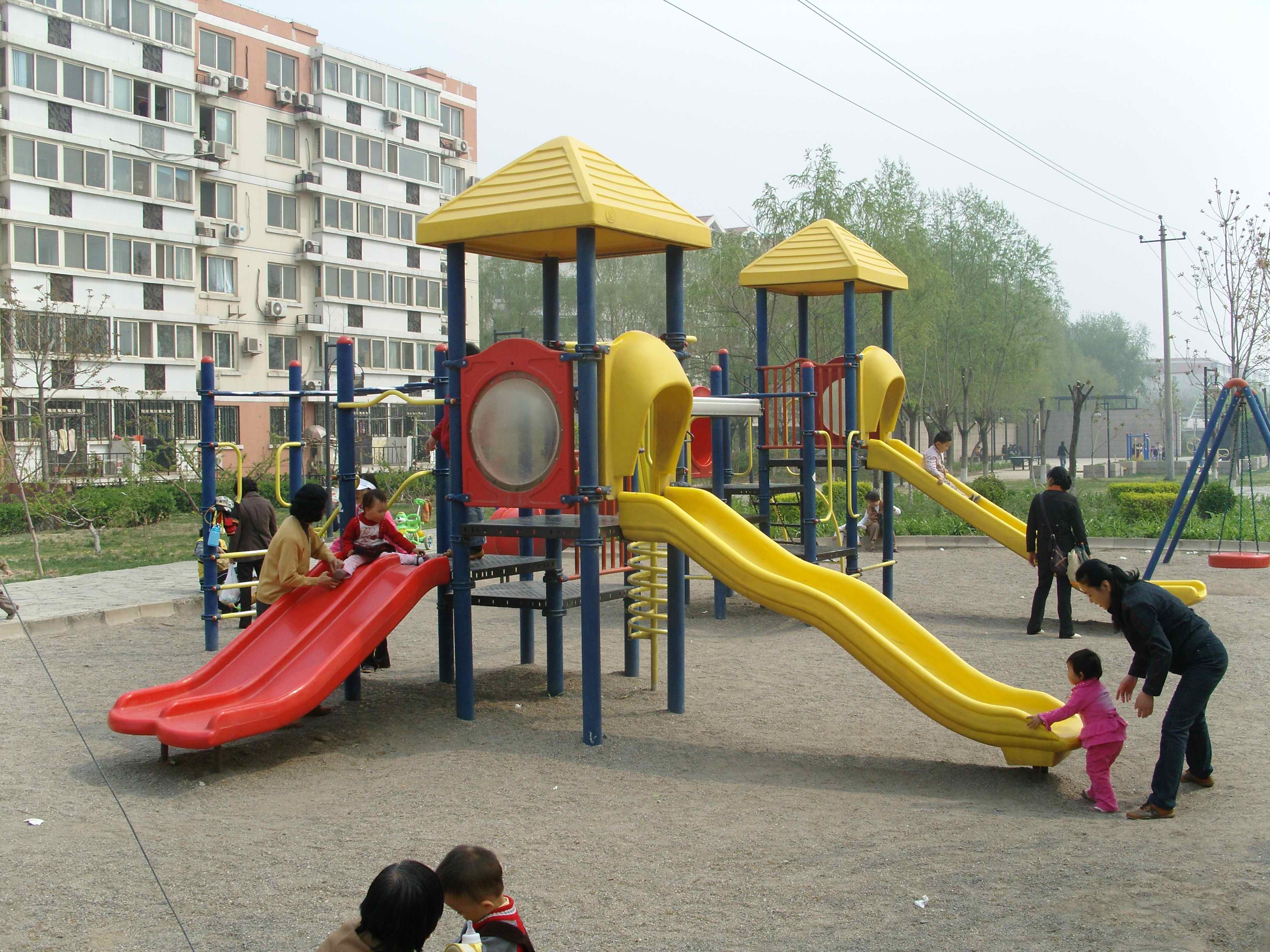 长春森林雪飘流大滑梯对外开放