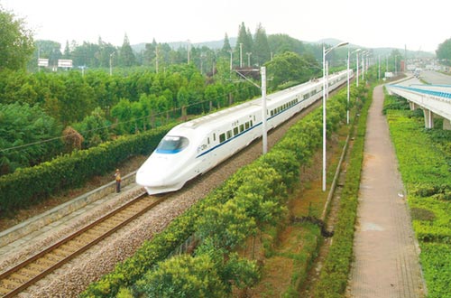 三天来镇江铁路公路安全运输旅客超30万人次