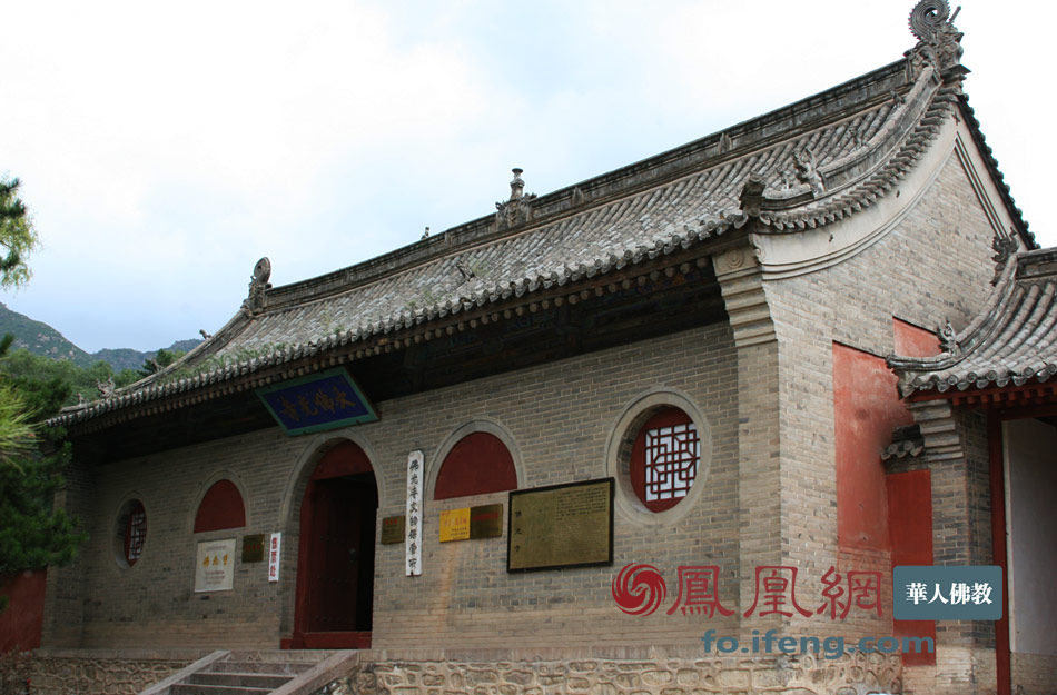 山西佛教探秘:五台山佛光寺中国古建筑之瑰宝