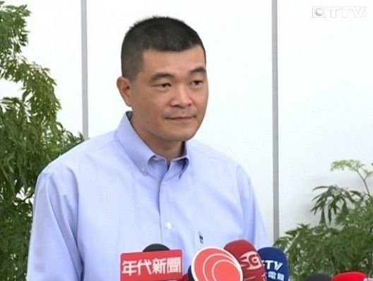 警方出面谈萧敬腾泼粪案 记者提问一律“无可奉告”