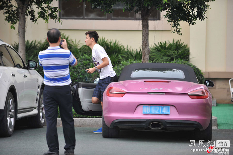  广州 恒大 媒体 开放日+郜林粉色豪车曝光