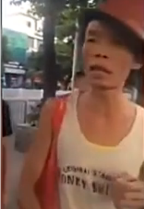 深圳两男子当街吵架 小红帽娘娘腔哭诉:玩都玩