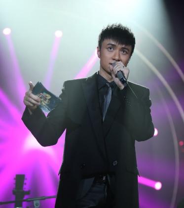 我是歌手第三季直播:陈洁仪遗憾垫底舞台女王